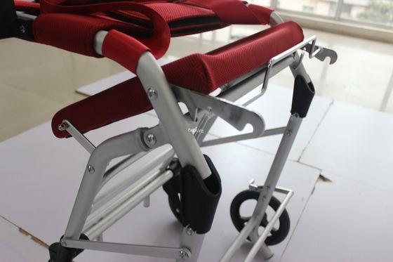 A liga de alumínio 120kg dobra a cadeira de rodas elétrica acima motorizada GB2626 de pouco peso dobrável